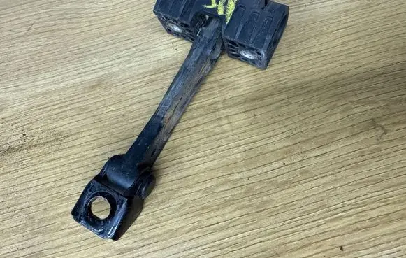 BMW 3 E90 E91 Rear door check strap stopper 