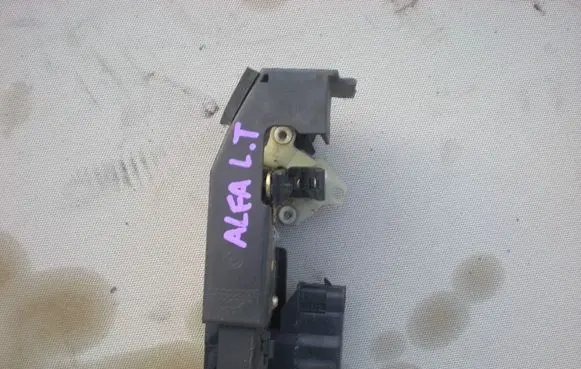 Alfa Romeo 156 Rear door lock