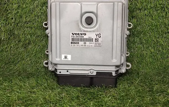 Volvo XC60 Engine control unit/module ECU P31303388 31303388 0281015286