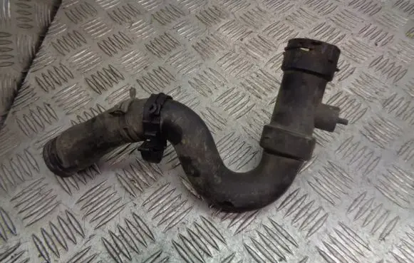 Audi A6 S6 C5 4B Engine coolant pipe/hose 4B0121049D