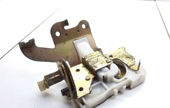 Mazda MPV Rear door lock