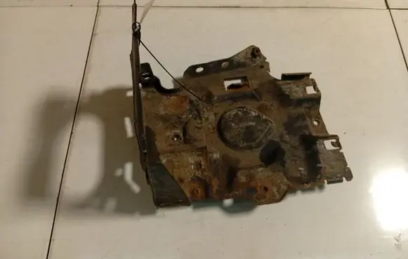 Peugeot 307 Battery box tray 326507P06