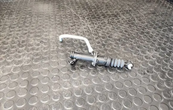 Renault Captur Clutch slave cylinder 306105773R