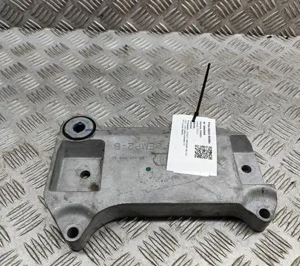 Peugeot 5008 II Engine mounting bracket 9840708580