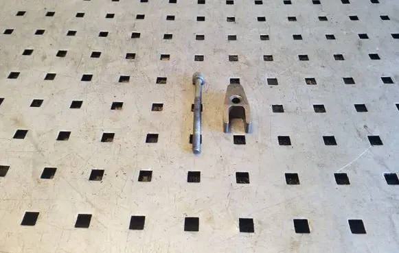 Mercedes-Benz A W169 Fuel Injector clamp holder