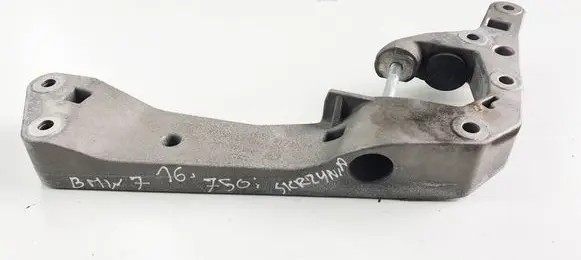 BMW 7 G11 G12 Gearbox mount 686158888 6861588