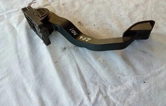 Peugeot 206 Accelerator throttle pedal 9645852280 0280752237