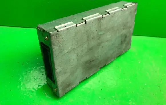 BMW 5 E39 Aerial antenna filter 693496101 6934961 8421693496101