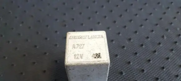 Fiat Tempra Other relay A72712V465
