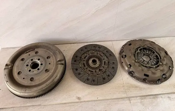 Volkswagen PASSAT B7 Clutch set kit 324035510 415058310 124060710