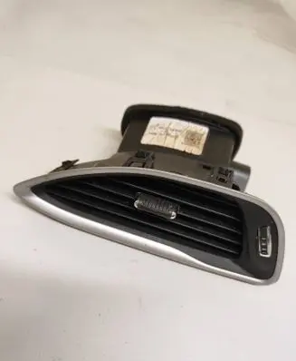 Chrysler Pacifica Dashboard side air vent grill/cover trim 3354260 6EC02TRMAB 3354264