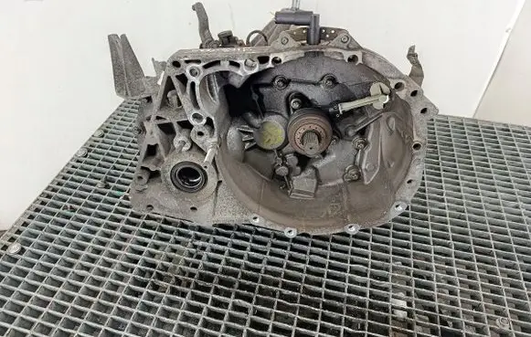 Renault Megane II Manual 5 speed gearbox JH3105
