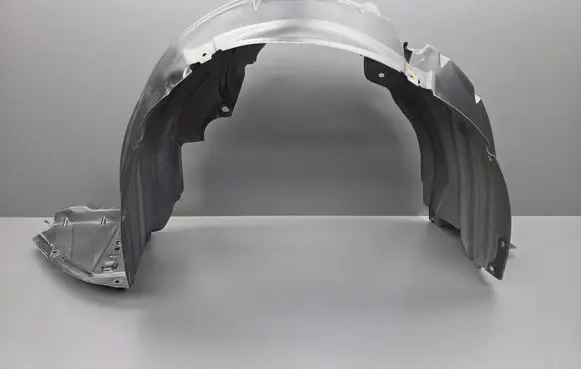 Front wheel arch liner splash guards