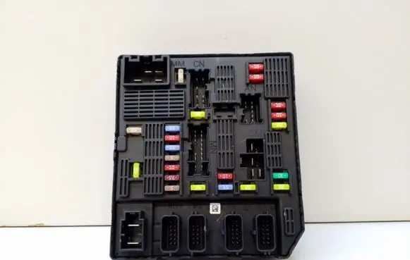 Renault Scenic III - Grand scenic III Fuse module 284B62342R 0230990500660