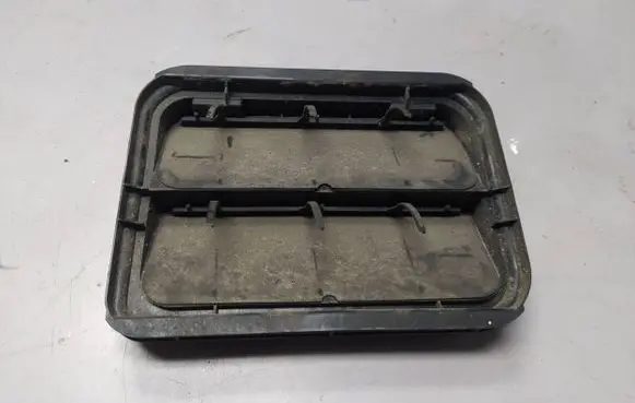 Renault Scenic III - Grand scenic III Quarter panel pressure vent 7700838359