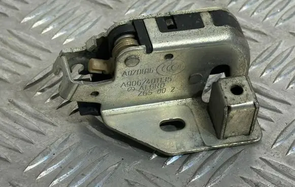 Mercedes-Benz Sprinter W901 W902 W903 W904 Rear door lock A9067401135 A070016 ZGS002