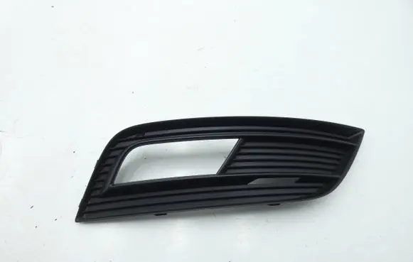 Audi A4 S4 B8 8K Front fog light trim/grill 8K0807682K