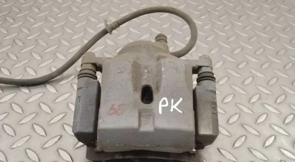 Toyota Prius (XW50) Front brake caliper