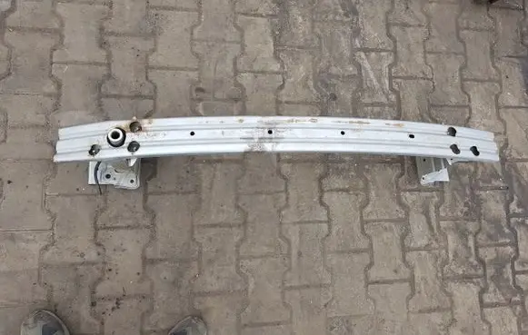 Nissan Juke I F15 Front bumper cross member