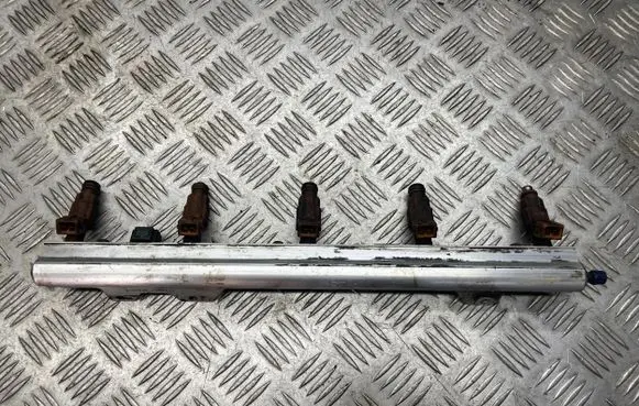 Volvo XC70 Fuel main line pipe 9186942 2355146