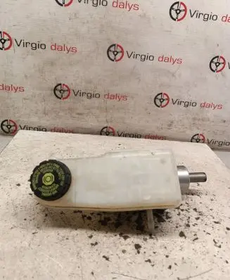 Mitsubishi Colt Master brake cylinder 32067273