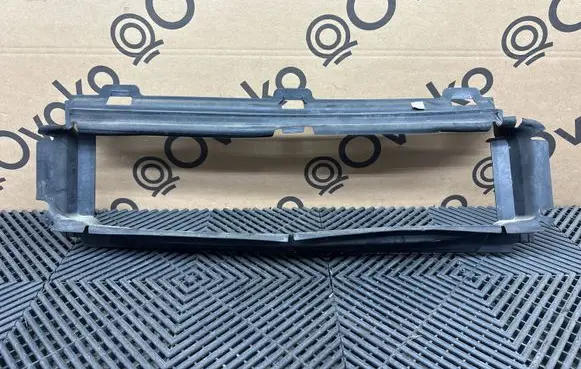Volvo XC90 Intercooler air guide/duct channel 31383717