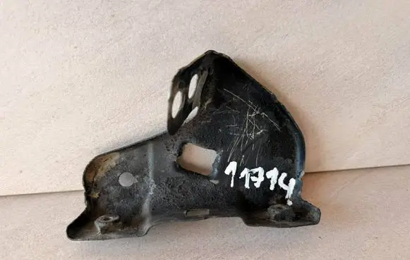 Seat Alhambra (Mk2) Fender mounting bracket 7N0821136A