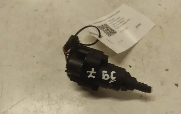 Volkswagen Polo IV 9N3 Brake pedal sensor switch 6Q0945511
