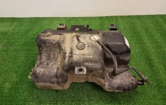 Opel Vivaro AdBlue liquid reservoir 172A21178R 1018980 1024766