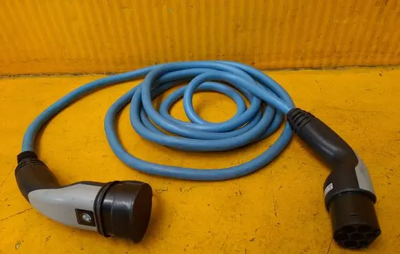 BMW i3 Electric car charging cable LC2KU323