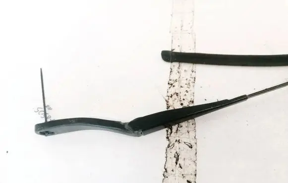 Volvo S40 Front wiper blade arm 8623159