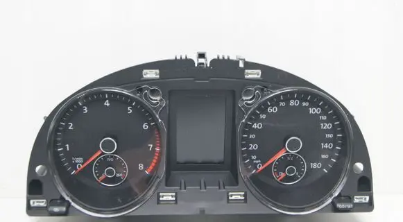 Volkswagen PASSAT CC Speedometer (instrument cluster) 3C8920971B