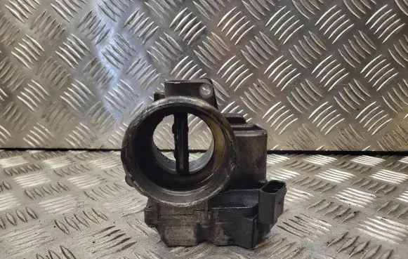 Volkswagen Touran I Throttle valve 03G128063C