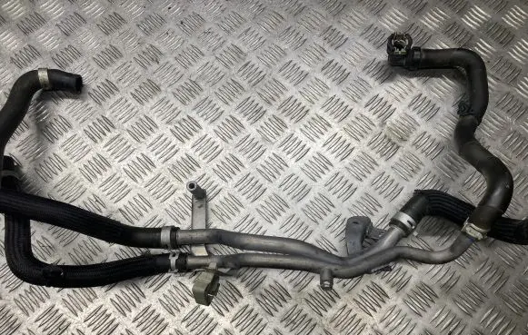Mercedes-Benz X-class W470 Coolant pipe/hose 