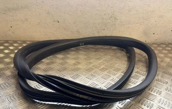 Volvo XC60 Front door rubber seal 