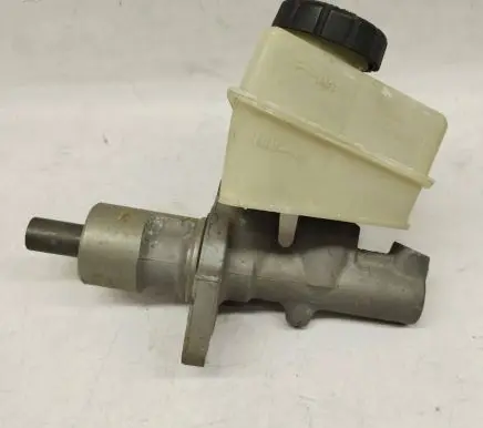 Mercedes-Benz E W124 Master brake cylinder 2024300002 A2024300002