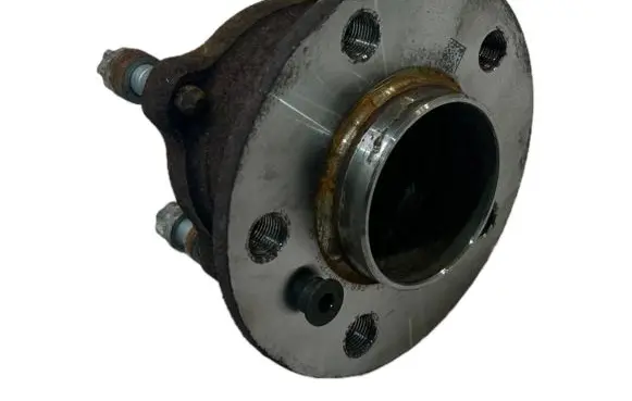 BMW 1 F40 Rear wheel hub 6891921