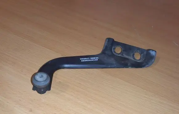 Mercedes-Benz Vito Viano W639 Sliding door upper roller guide/hinge A6397600147