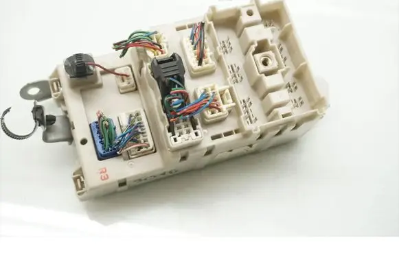Toyota RAV 4 (XA20) Fuse box set 82733-42060