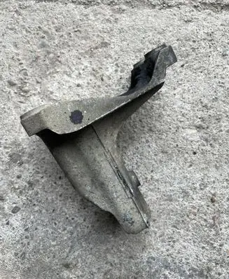 BMW 1 F20 F21 Engine mounting bracket 6788612