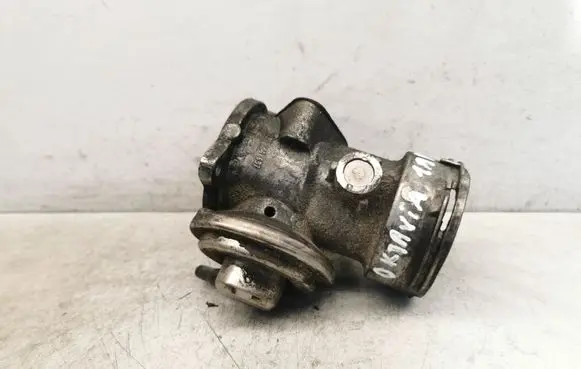 Skoda Octavia Mk2 (1Z) EGR valve 03G129637