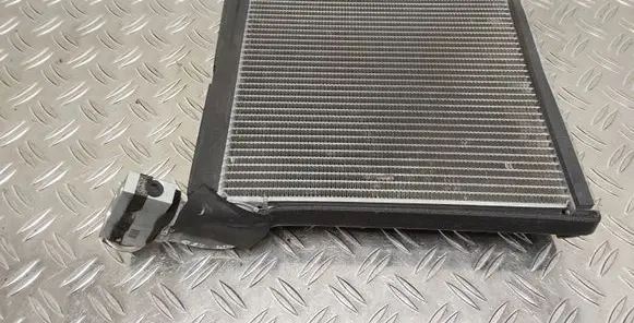 Toyota Avensis T270 Air conditioning (A/C) radiator (interior) 