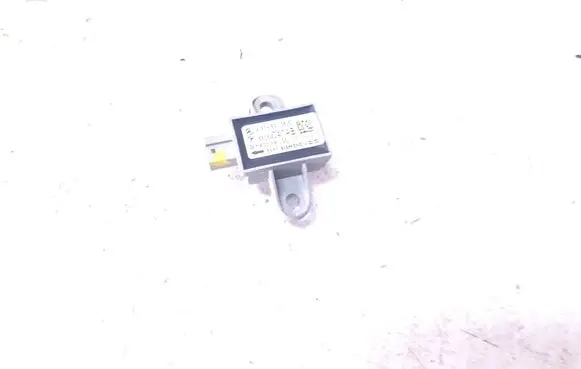 Mercedes-Benz C W204 Airbag deployment crash/impact sensor A2048210651