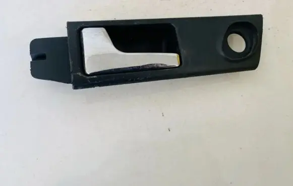 Rear door interior handle