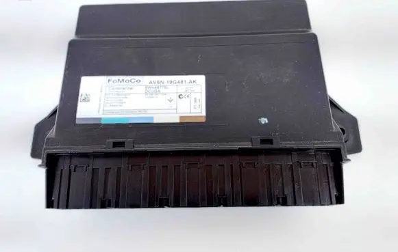 Ford Focus Central body control module AV6N19G481AK