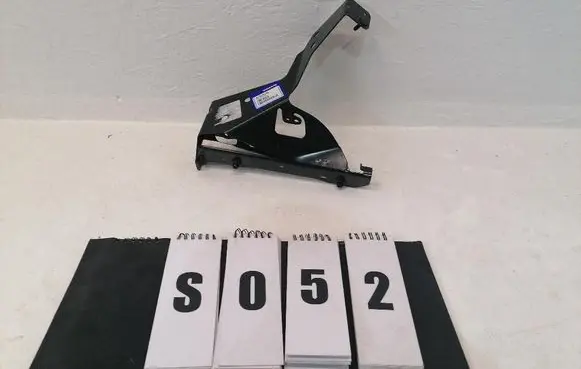 Volvo S90, V90 Radiator mount bracket 31368286