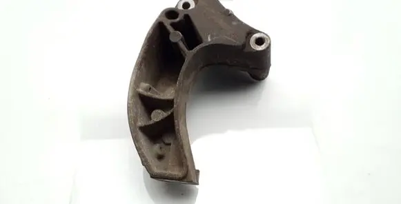 Mercedes-Benz B W245 Engine mounting bracket A1692410601