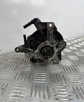 Ford Mondeo MK IV Vacuum pump 9673836180