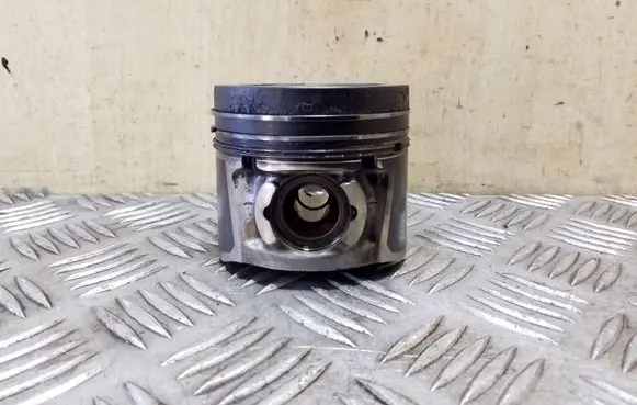 Piston
