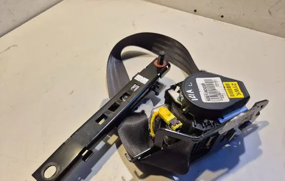 KIA Sportage Front seatbelt 888201F210